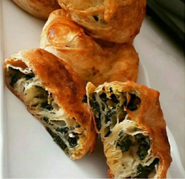 Ispanaklı Gül Böreği