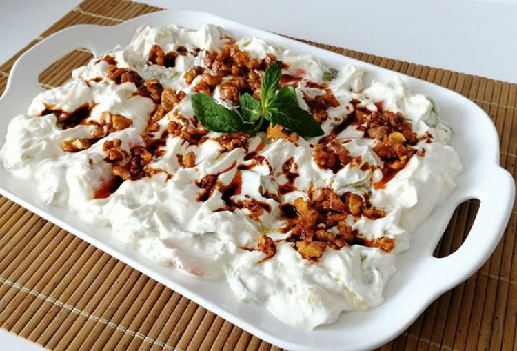Yoğurtlu Kabak Salatası