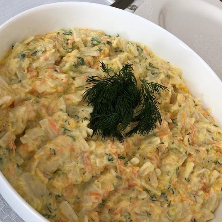 Kabak Havuç ve Erişteli Yaz Salatası