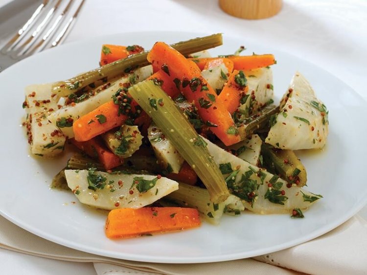 Hardallı Kereviz Salatası