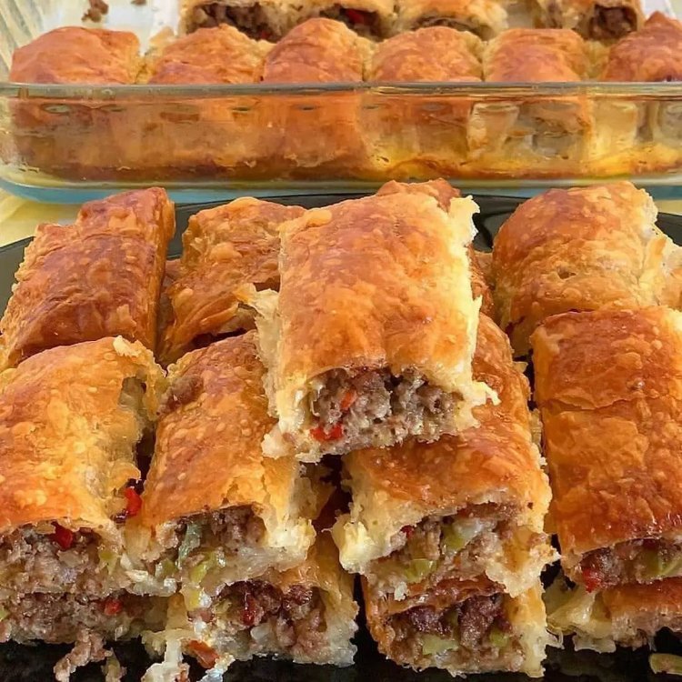 Baklava Yufkasından Kıymalı Börek