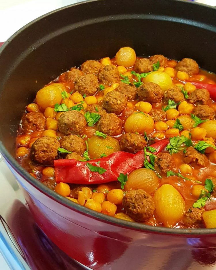 Köfteli Arpacık Soğanlı Yahni